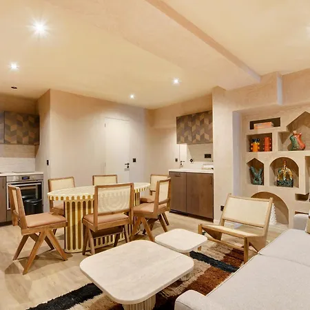 Nochichi Collections - Center *