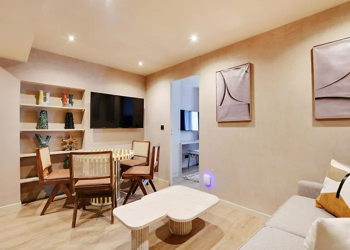 Nochichi Collections - Center *