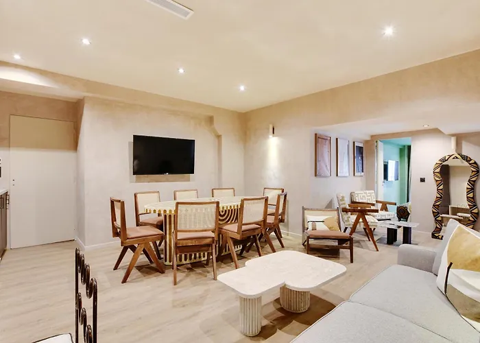 Nochichi Collections - Center *