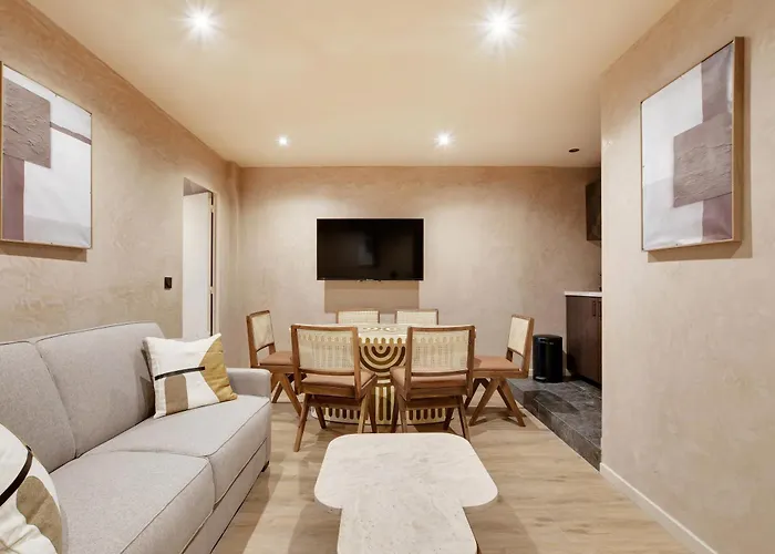 Nochichi Collections - Center *