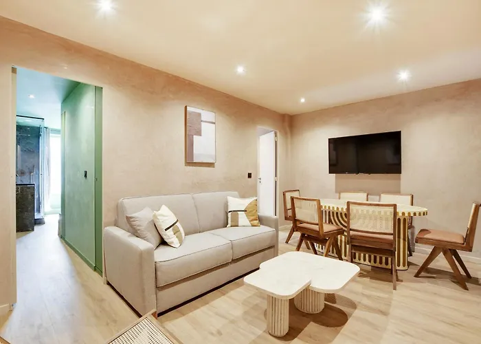 Nochichi Collections - Center